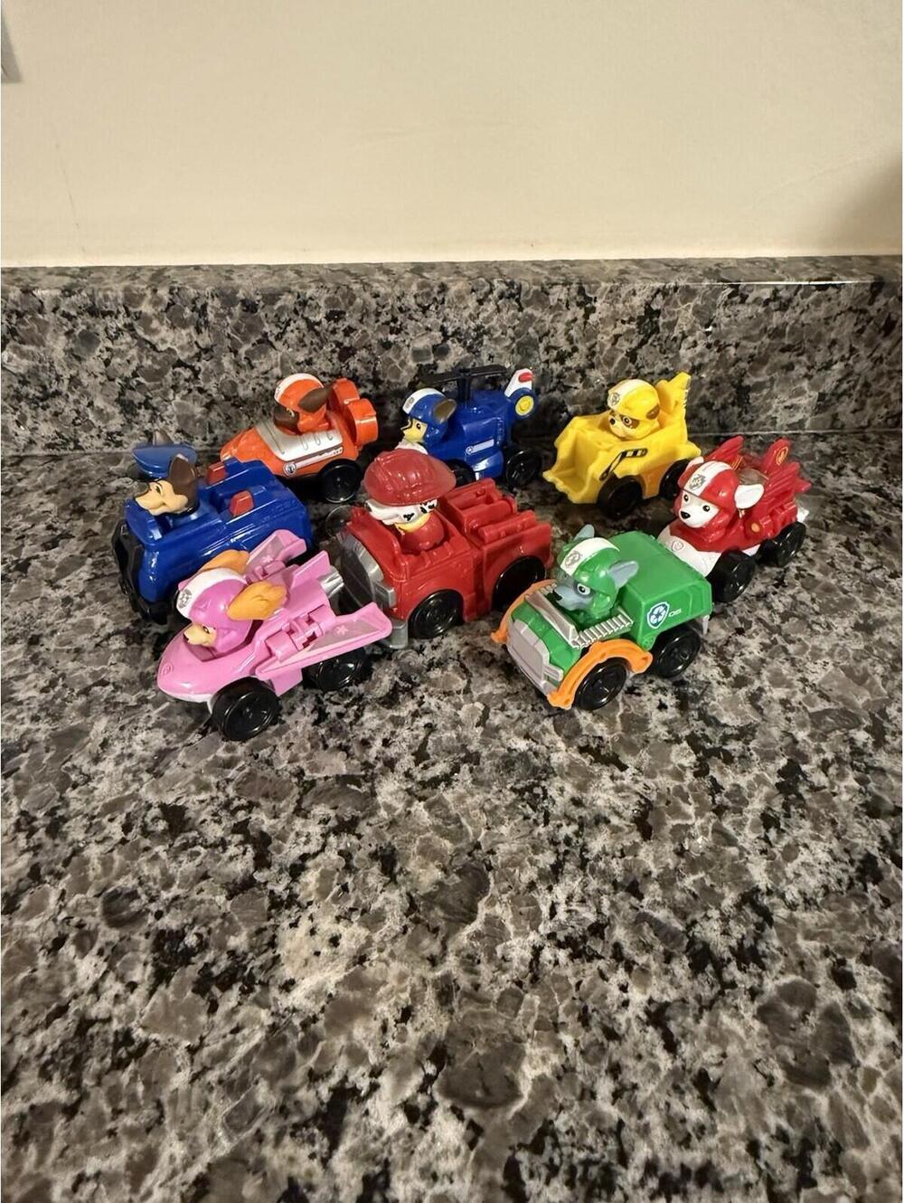 Nickelodeon Paw Patrol Racers Lot of 8 Vehicle Figures